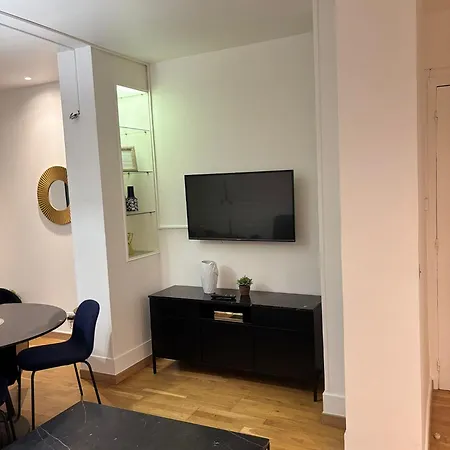 Apartment Tour Eiffel Marois