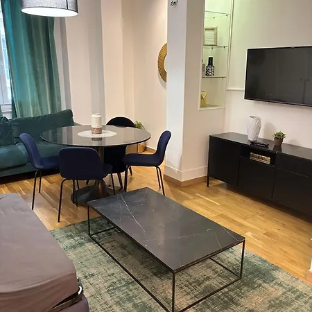 Apartment Tour Eiffel Marois Paris
