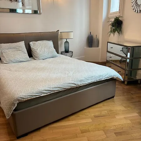 Apartment Tour Eiffel Marois