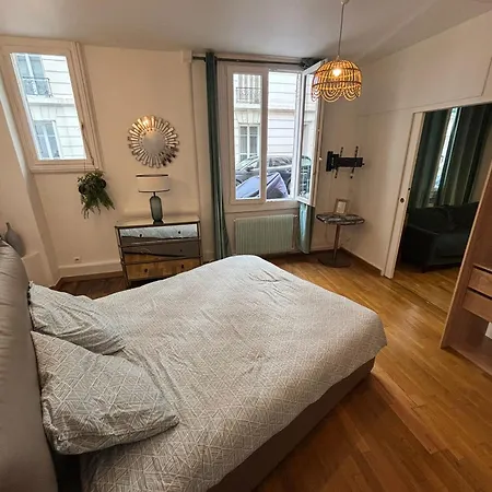 Apartment Tour Eiffel Marois Paris